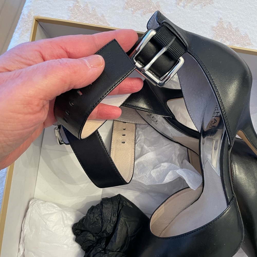 Michael Kors Black Leather Heels with Buckle - Picture 7 of 9